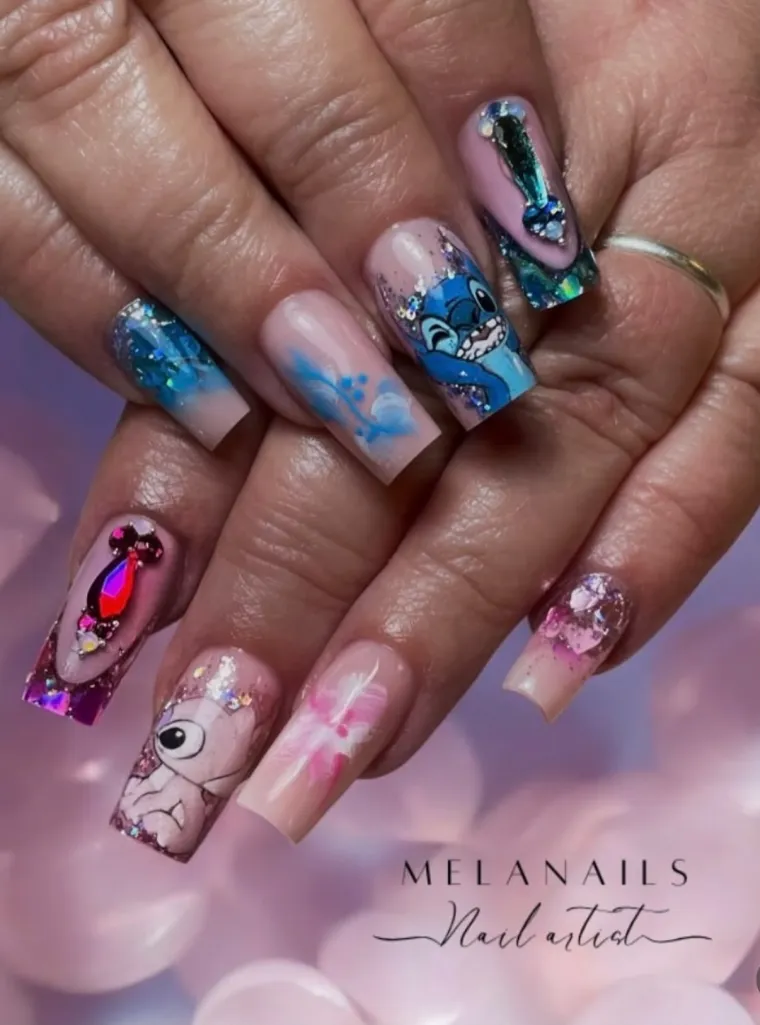Nail art nude et doré